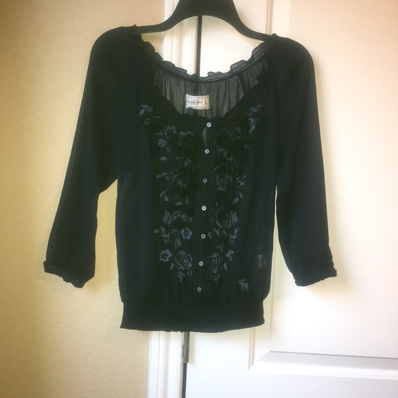 📣 Like new 🤩 EUC Abercrombie peasant top - Picture 2 of 8